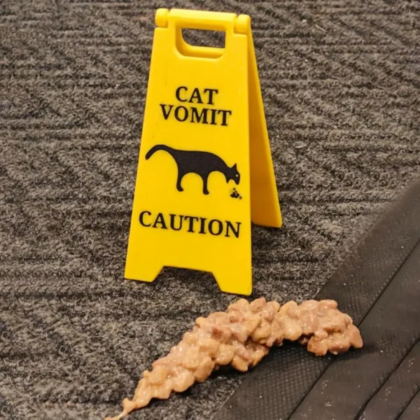 1/2Pcs Pet Vomit Sign Funny Dog Cat Caution Sign Bright Yellow Weather-proof Plastic Outdoor Garden Decoration Yard Warning Sign - Image 3